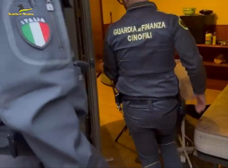 Montecosaro - Cocaina ed eroina in casa: arrestato